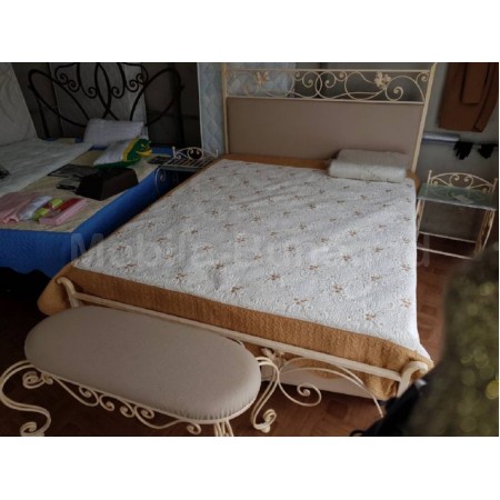 Бежевая кованая металлическая кровать для 2 человек Модель А-36